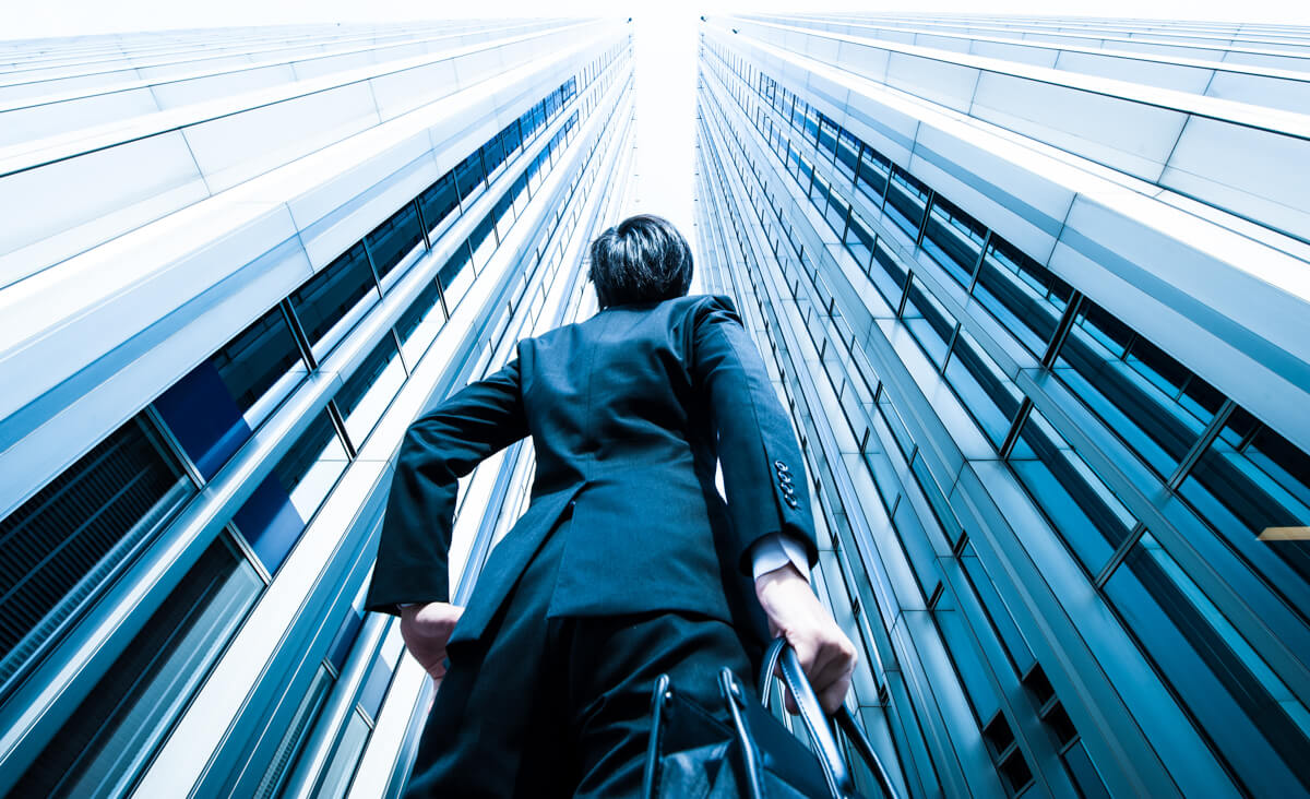 挑戦するビジネスマン